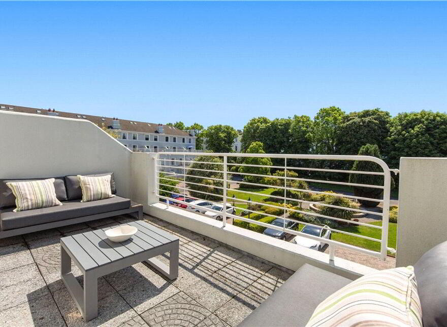 15 Salthill, Monkstown, A94XK27