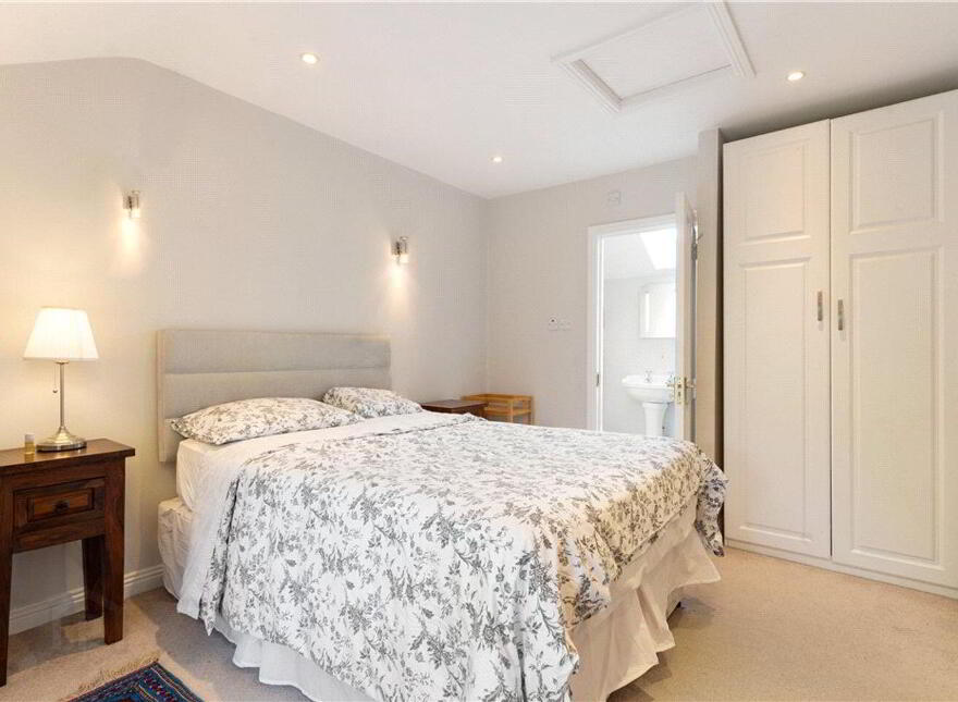 2 Flann O'Brien Mews, Avoca Road, Blackrock, Blackrock, A94P1H2
