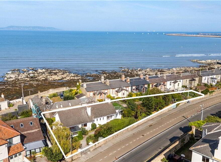 Bella Vista, 48 & 48A Seapoint Avenue, Monkstown, A94N225 photo