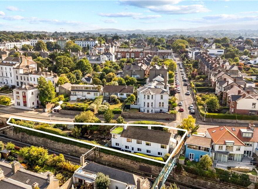 Bella Vista, 48 & 48A Seapoint Avenue, Monkstown, A94N225