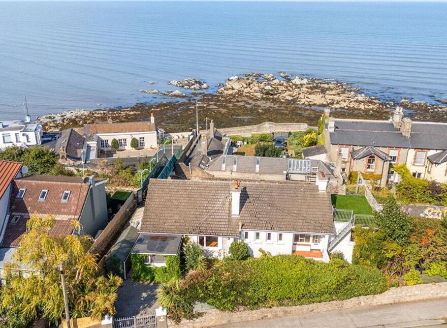 Bella Vista, 48 & 48A Seapoint Avenue, Monkstown, A94N225