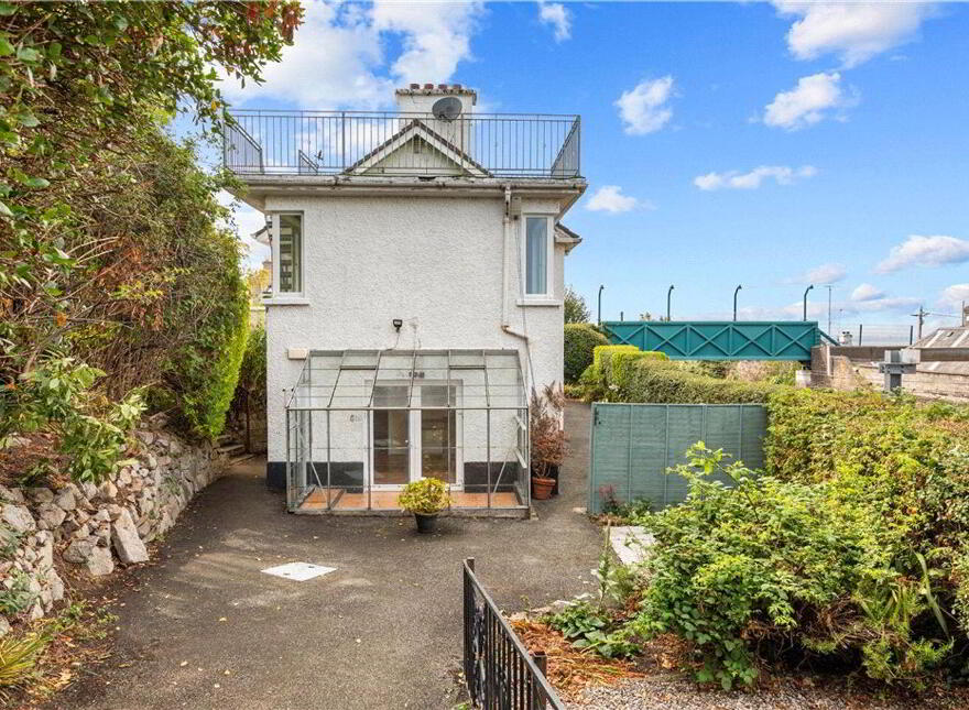 Bella Vista, 48 & 48A Seapoint Avenue, Monkstown, A94N225