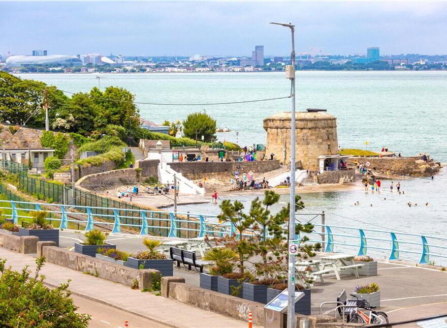 Bella Vista, 48 & 48A Seapoint Avenue, Monkstown, A94N225