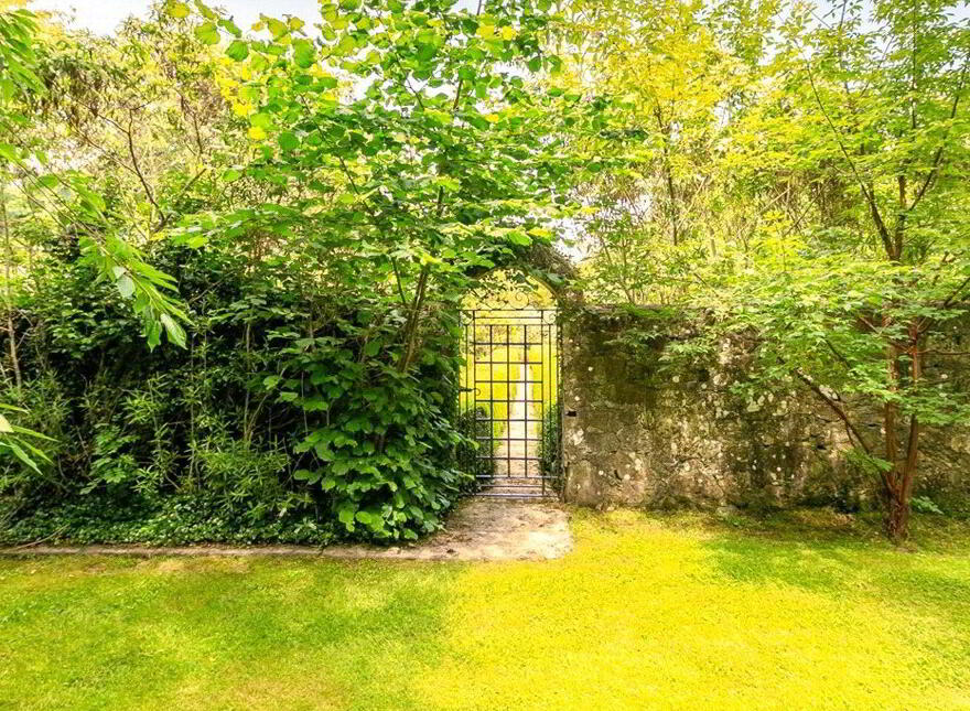 The Lake House, Cameron Island, Coolbawn, E45V213