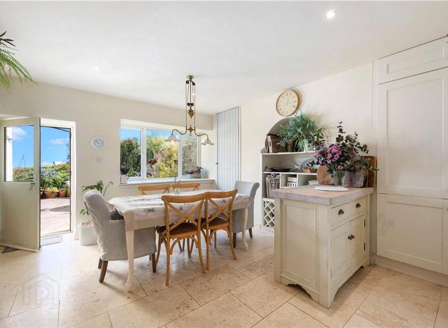 Coastguard Lodge, Britfieldstown, Robert's Cove, Cork, P17E627