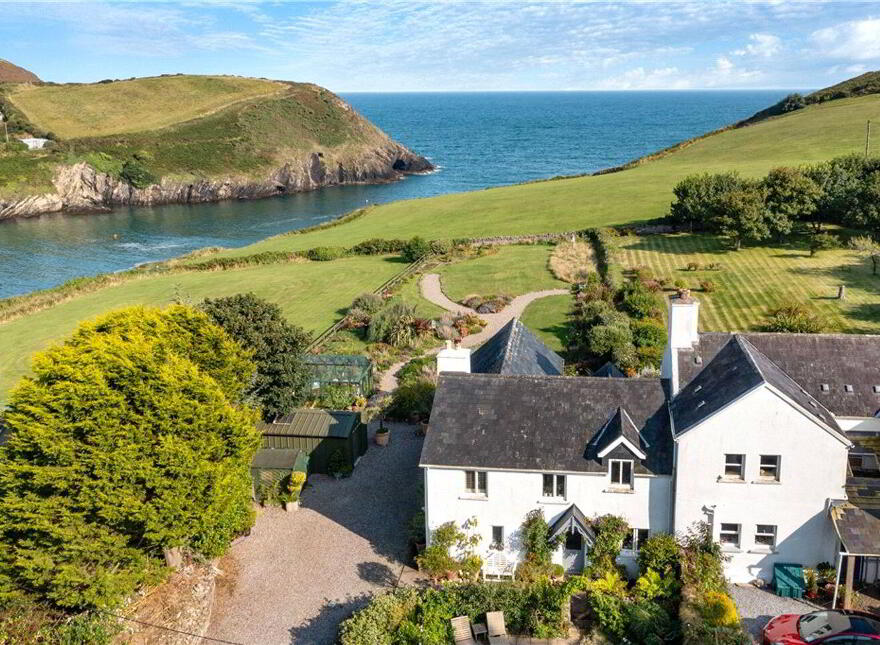 Coastguard Lodge, Britfieldstown, Robert's Cove, Cork, P17E627