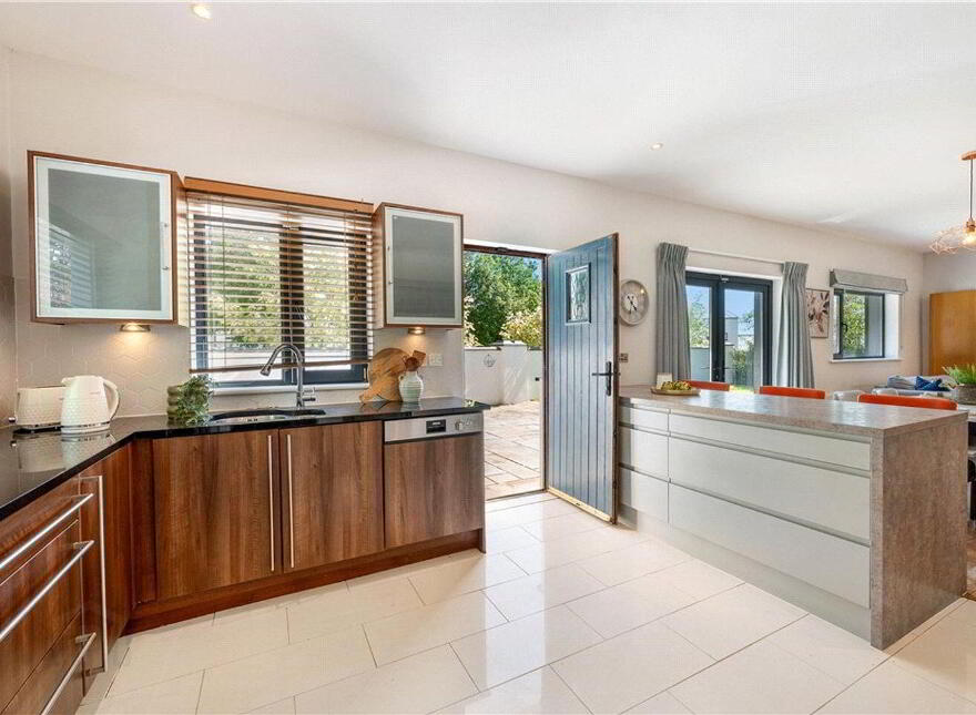 10 The Avenue, Woodville, Glanmire, T45Y897