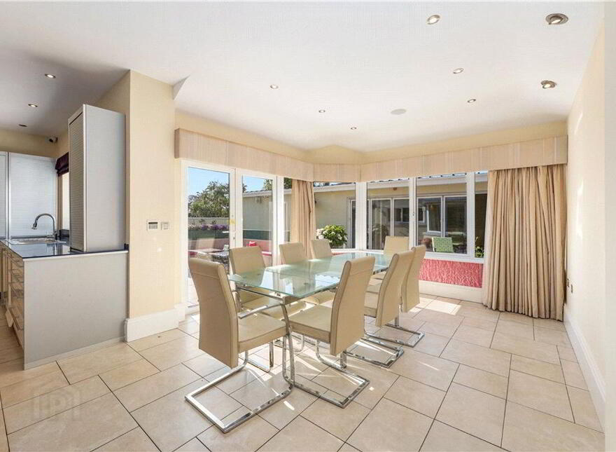 Ardnaculla, Fortmary Park, North Circular Road, V94VH6P