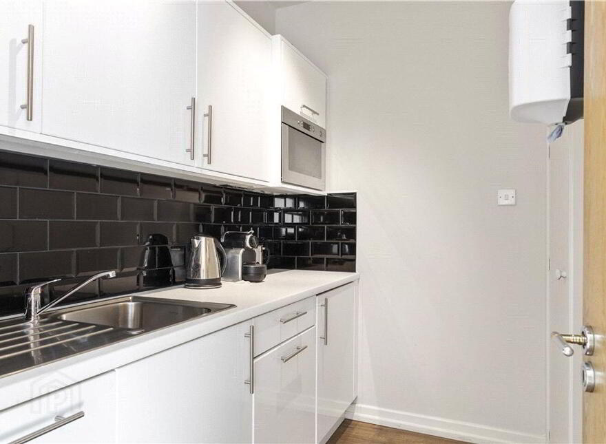 66 Fitzwilliam Square, Dublin 2, D02AT27