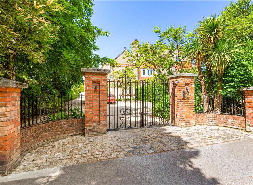 84 Ailesbury Road, Ballsbridge, Ballsbridge, D04Y8X0