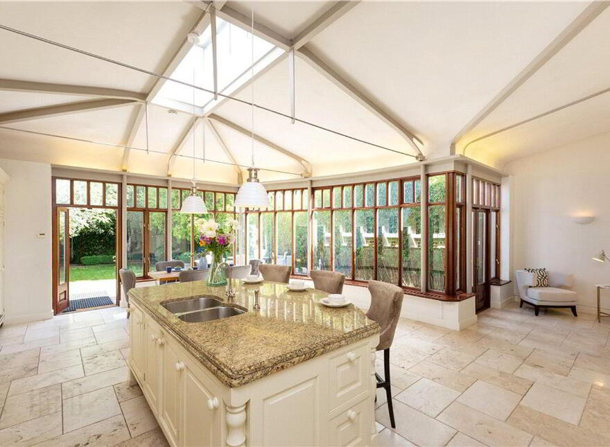 84 Ailesbury Road, Ballsbridge, Ballsbridge, D04Y8X0