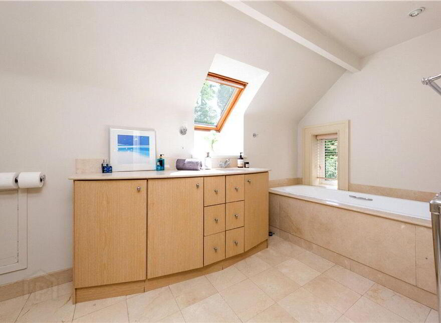 84 Ailesbury Road, Ballsbridge, Ballsbridge, D04Y8X0