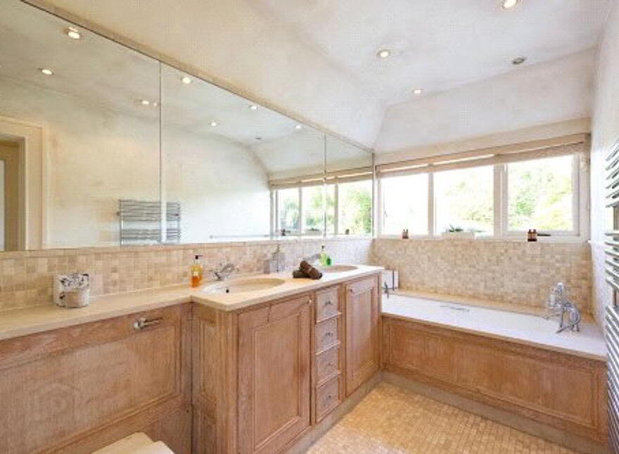 84 Ailesbury Road, Ballsbridge, Ballsbridge, D04Y8X0