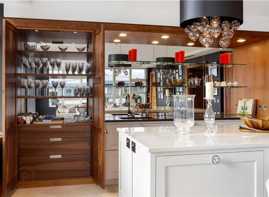 Penthouse, 70/80 Shrewsbury Square, Sandymount Avenue, Ballsbridge, Ballsbridge, D04HH02