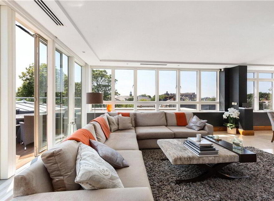 Penthouse, 70/80 Shrewsbury Square, Sandymount Avenue, Ballsbridge, Ballsbridge, D04HH02
