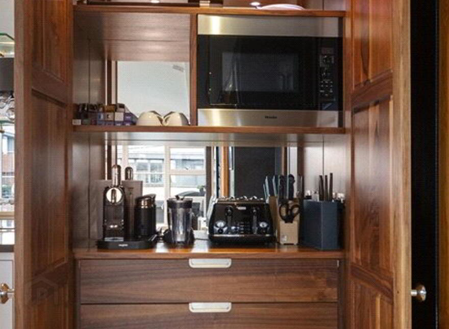Penthouse, 70/80 Shrewsbury Square, Sandymount Avenue, Ballsbridge, Ballsbridge, D04HH02
