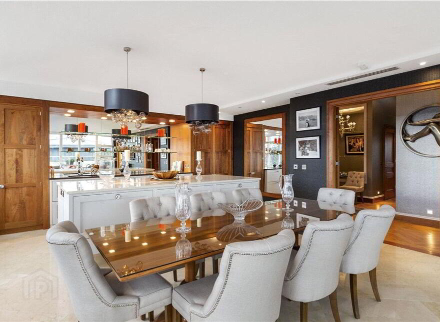Penthouse, 70/80 Shrewsbury Square, Sandymount Avenue, Ballsbridge, Ballsbridge, D04HH02