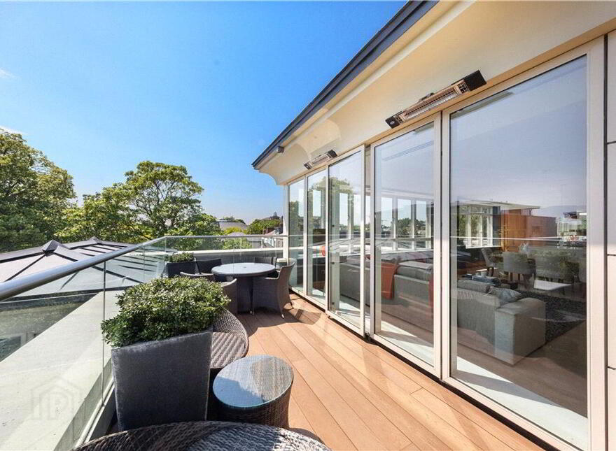 Penthouse, 70/80 Shrewsbury Square, Sandymount Avenue, Ballsbridge, Ballsbridge, D04HH02