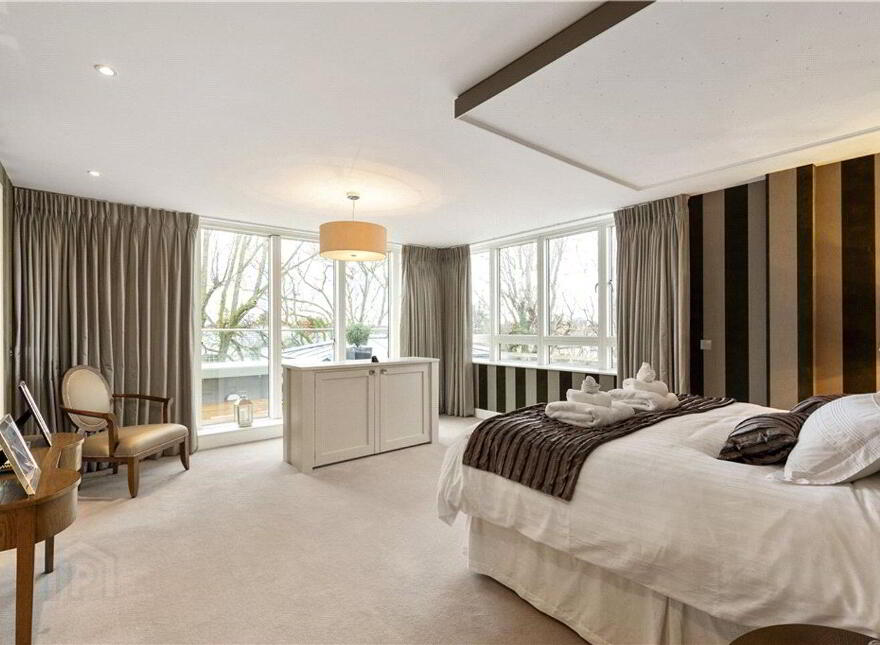 Penthouse, 70/80 Shrewsbury Square, Sandymount Avenue, Ballsbridge, Ballsbridge, D04HH02