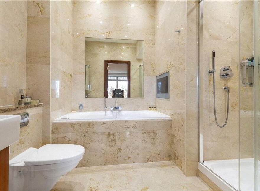 Penthouse, 70/80 Shrewsbury Square, Sandymount Avenue, Ballsbridge, Ballsbridge, D04HH02