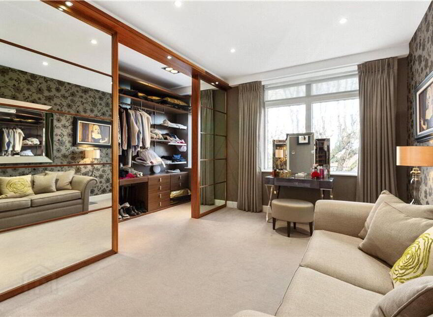 Penthouse, 70/80 Shrewsbury Square, Sandymount Avenue, Ballsbridge, Ballsbridge, D04HH02