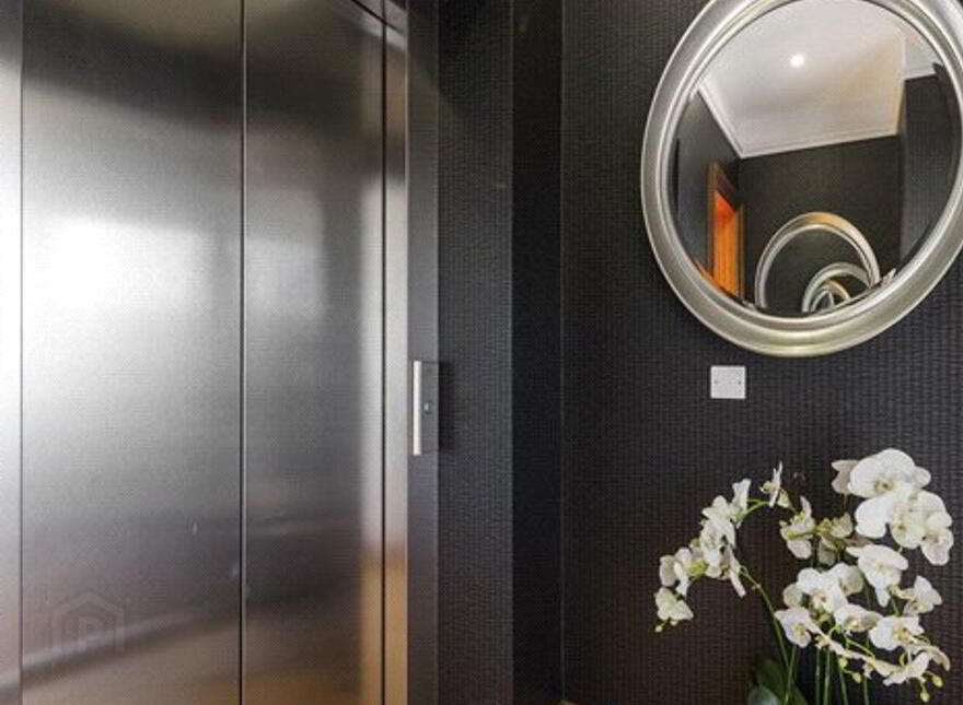 Penthouse, 70/80 Shrewsbury Square, Sandymount Avenue, Ballsbridge, Ballsbridge, D04HH02