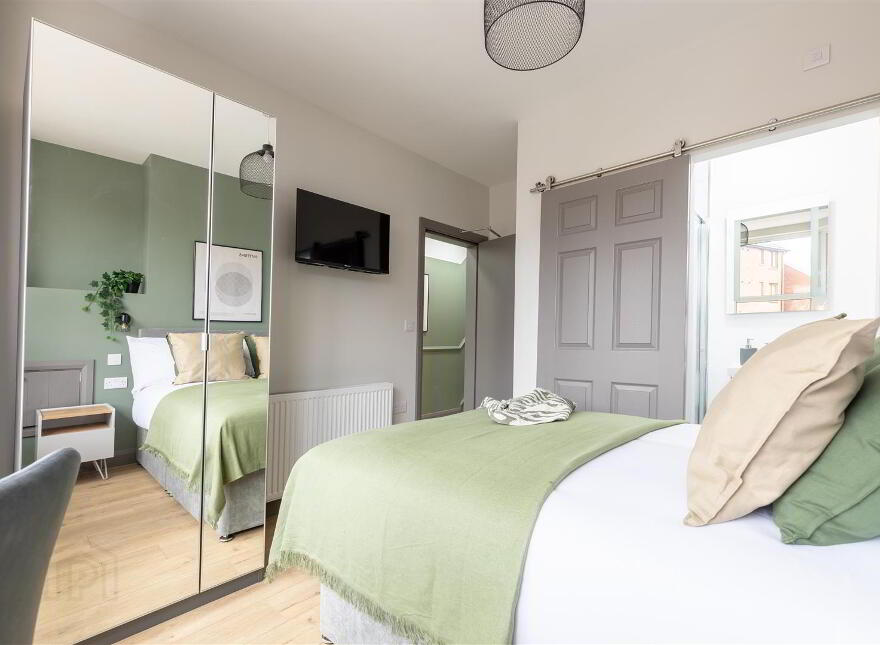 Room 1, 300 Beersbridge Road, Belfast, BT5 5DY
