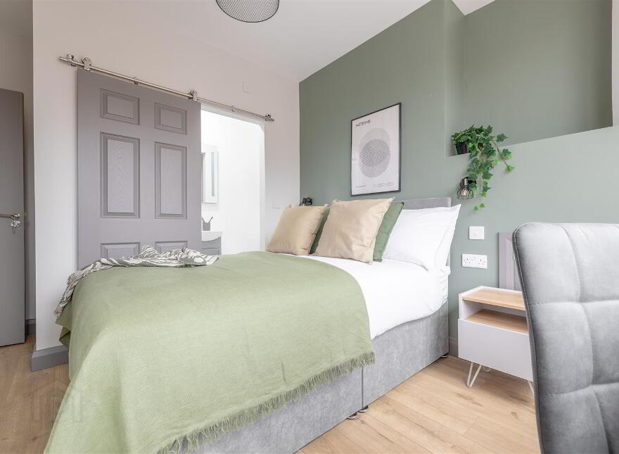 Room 1, 300 Beersbridge Road, Belfast, BT5 5DY
