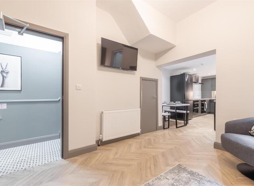 Room 1, 300 Beersbridge Road, Belfast, BT5 5DY