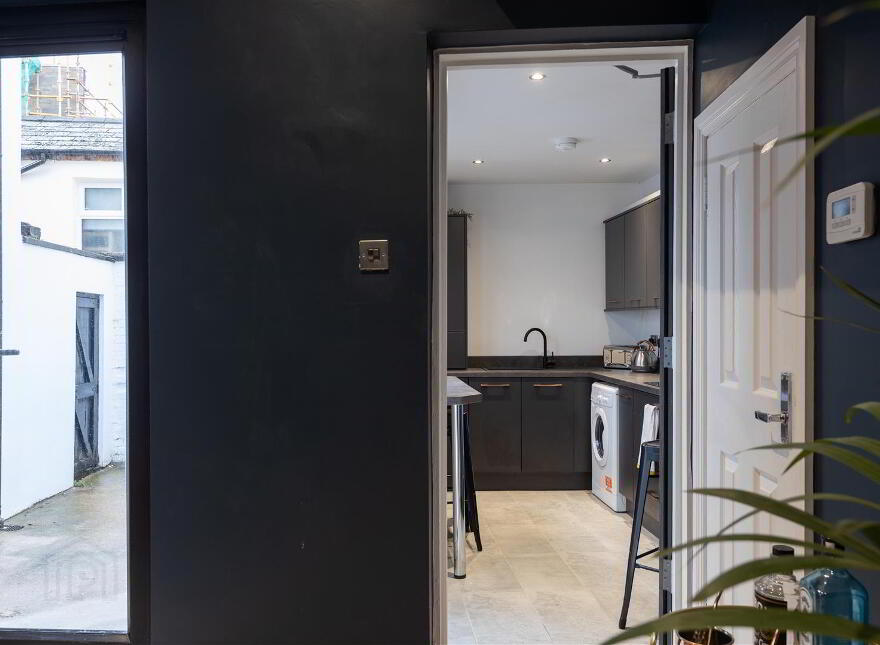 Room 3, 79 Upper Newtownards Road, Belfast, BT4 3HU