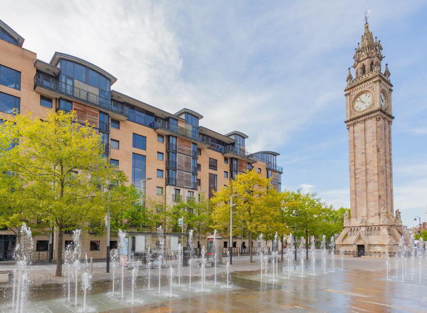 82 Queens Square, Belfast, BT1 3FF
