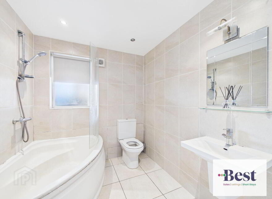 Flat 1 10, Chaine Memorial Road, Larne, BT40 1AD