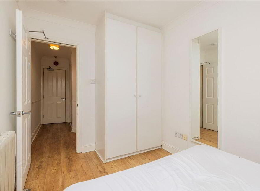 Apartment 6 Aston Abbey 10 Aston Quay, Temple Bar, Temple Bar, D02A592