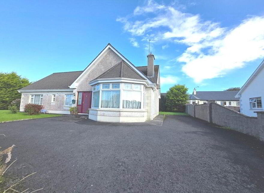 12 Meadow Court, Moylough, H53Y768