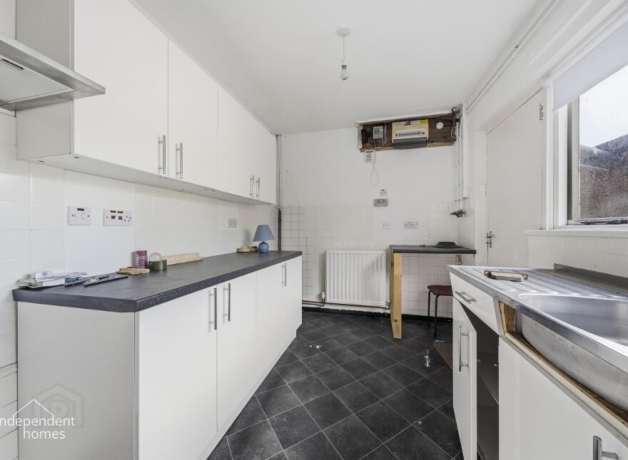63 Killyglen Road, Larne, BT40 2HX
