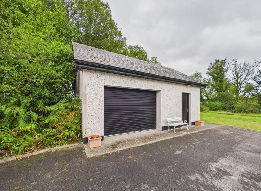 Ballyshingadaun, The Neale, F31XV24