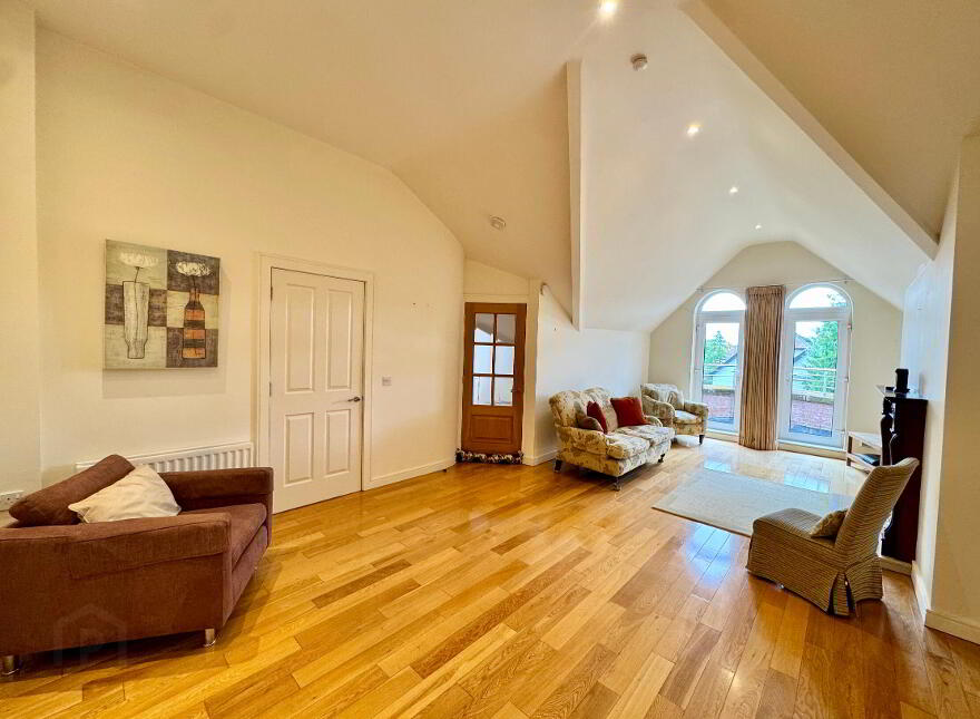 Apt 8, 16 Deramore Park, Belfast, BT9 5JU