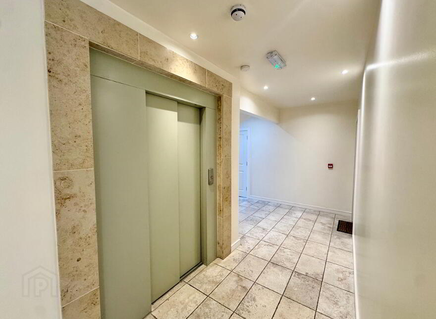Apt 8, 16 Deramore Park, Belfast, BT9 5JU