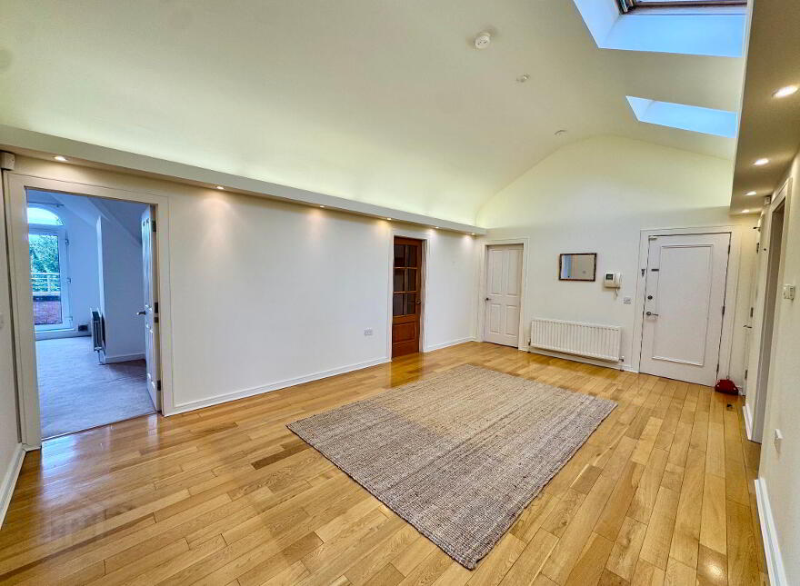 Apt 8, 16 Deramore Park, Belfast, BT9 5JU