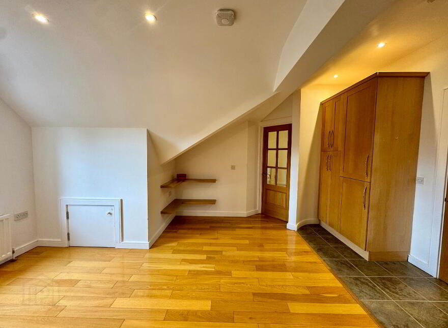 Apt 8, 16 Deramore Park, Belfast, BT9 5JU