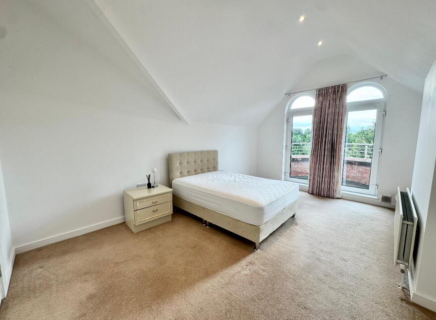 Apt 8, 16 Deramore Park, Belfast, BT9 5JU