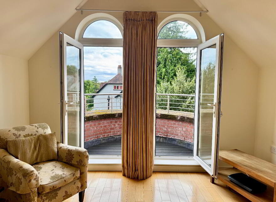 Apt 8, 16 Deramore Park, Belfast, BT9 5JU