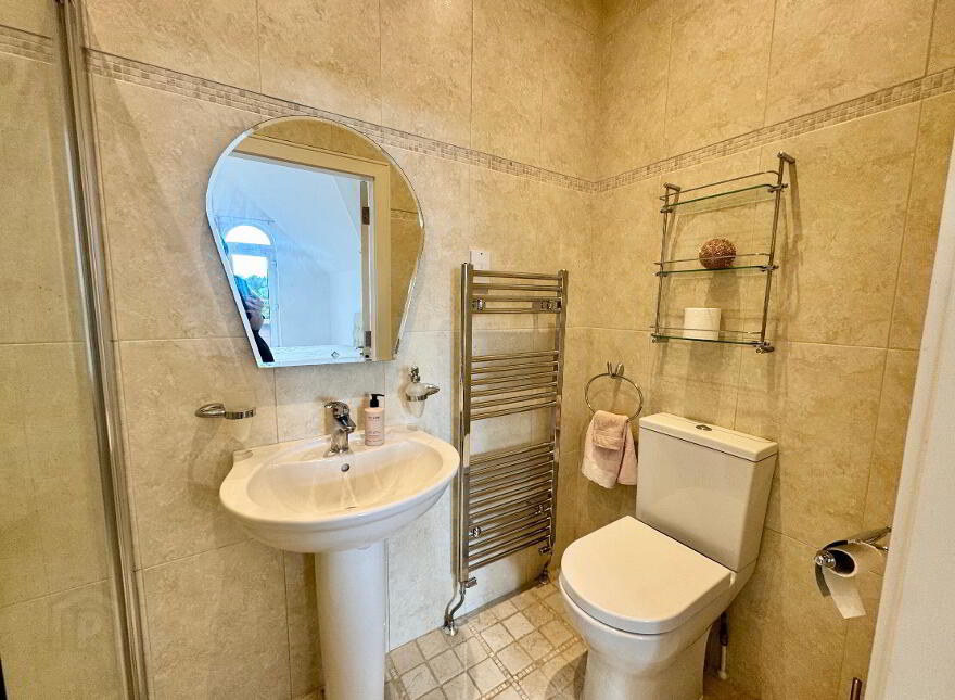Apt 8, 16 Deramore Park, Belfast, BT9 5JU