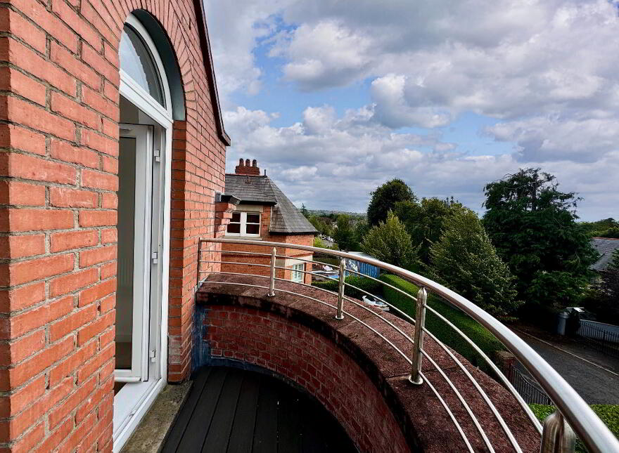 Apt 8, 16 Deramore Park, Belfast, BT9 5JU