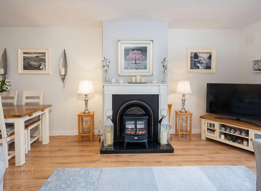 17 Elm Grove, Gort An Óir, Castlemartyr, P25CH26
