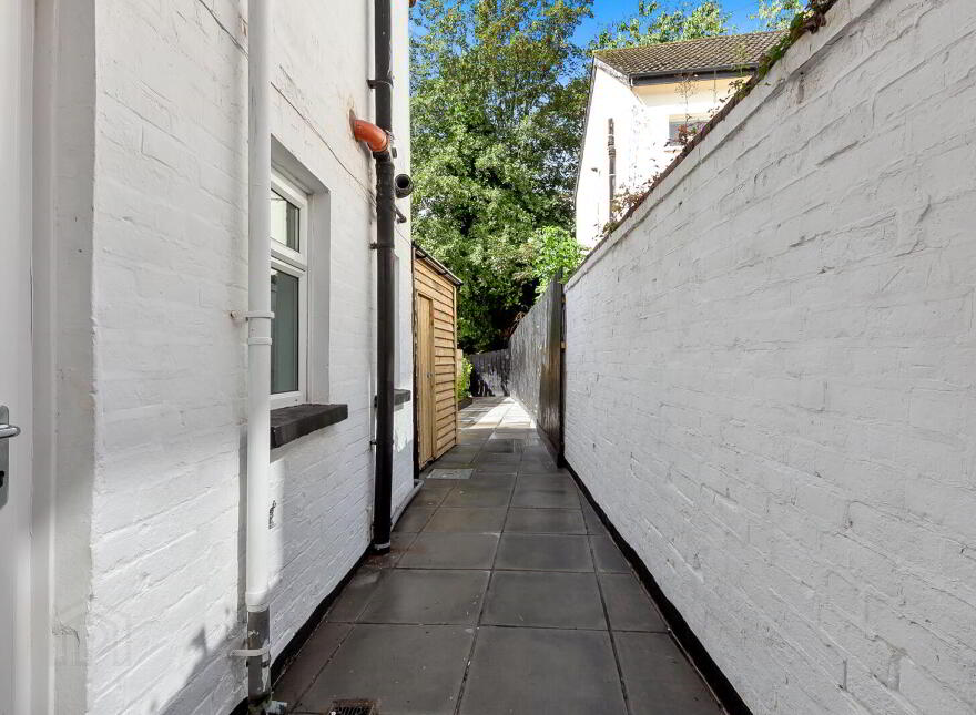 757 Lisburn Road, Belfast, BT9 7GW