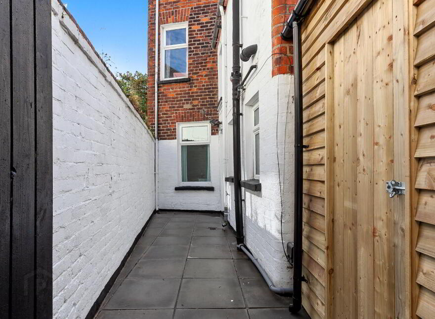 757 Lisburn Road, Belfast, BT9 7GW
