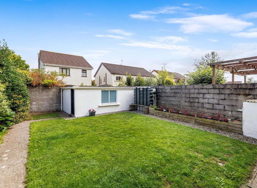 94 Pinebrook, Trim, C15N671