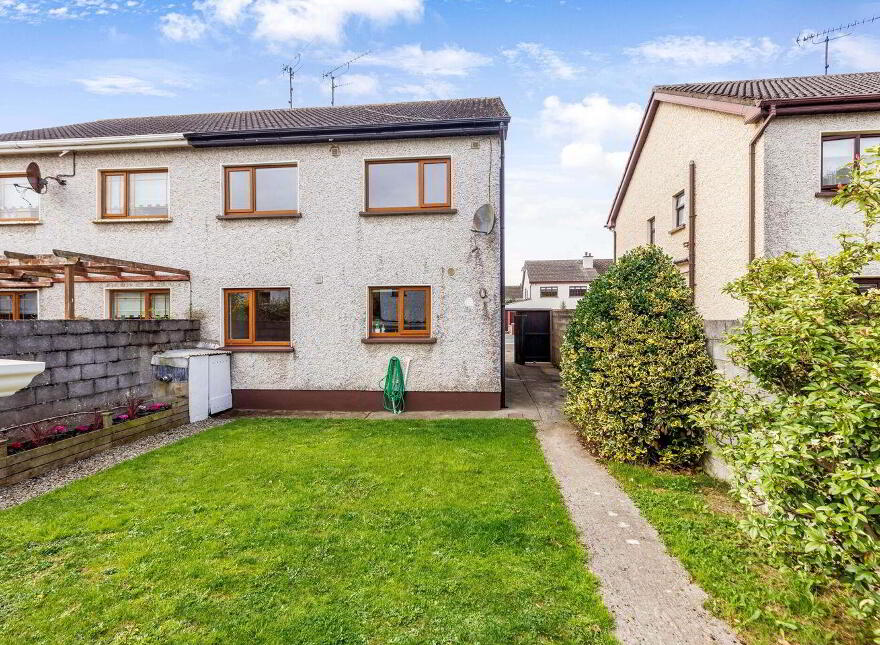 94 Pinebrook, Trim, C15N671