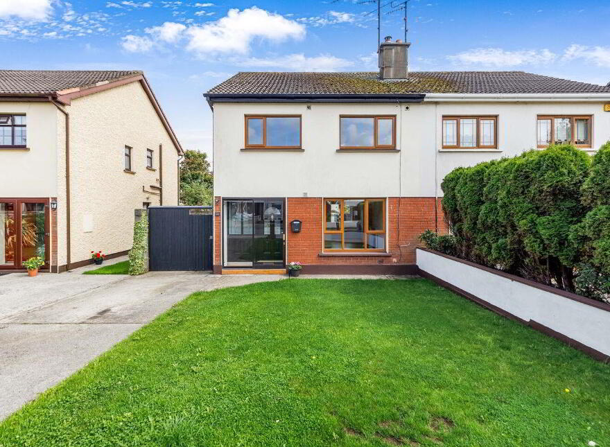 94 Pinebrook, Trim, C15N671